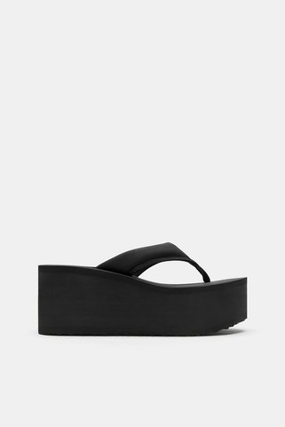 Pull & Bear Dolgu topuklu sandalet