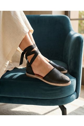 futsi shoes FRESSİA Siyah Hakiki Deri Bilekten Bağlamalı Espadril Kadın Babet