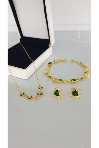 SONES Yeşil Pembe Taşlı Çiçek Gold Çelik Set
