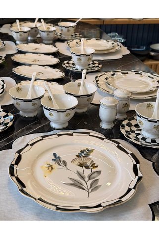Onedekor 48 Parça Porselen Black Flower Kahvaltı Seti