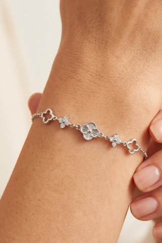 Söğütlü Silver 925 Ayar Gümüş Bileklik Kalem İşlemeli Yonca Ve Çiçek Motifli Zirkon Taşlı Bileklik - Kadın Gümüş Ş