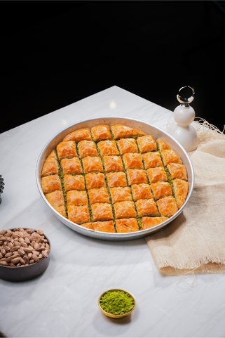 Koçak Baklava Özel Kuru Baklava 3 Kg Tepsi (55-60 Dilim) - Tepsi Bedeli Dahildir