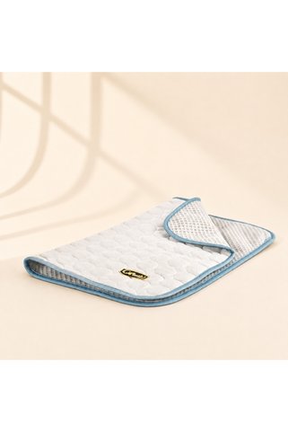 Pet Luxe CoolBreeze Mat Soğutucu Köpek ve Kedi Örtüsü 70x95 cm