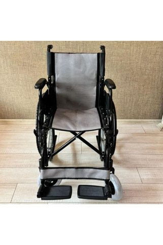 BEMOR DUMAN MEDİKAL REFAKATÇİ FRENLİ ÖN TEKERLER KALIN KATLANABİLİR TEKERLEKLİ SANDALYE SİYAH VE MAVİ RENK BELİRTİNİZ