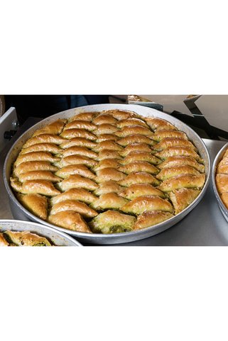 safantep Şöbiyet 3 Kg Tepsi (55-60 Dilim) Tepsi Bedeli Dahil Geleneksel Bol Fıstıklı Tatlı