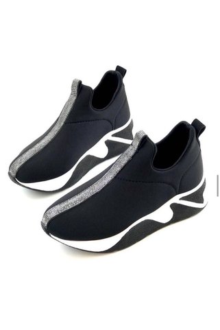 LABRONA sneaker