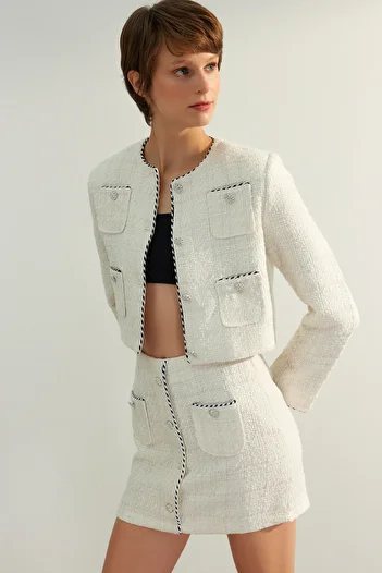 Trendyol Collection Ecru Crop Woven Jacket - Limitovaná edice TWOAW24CE00122