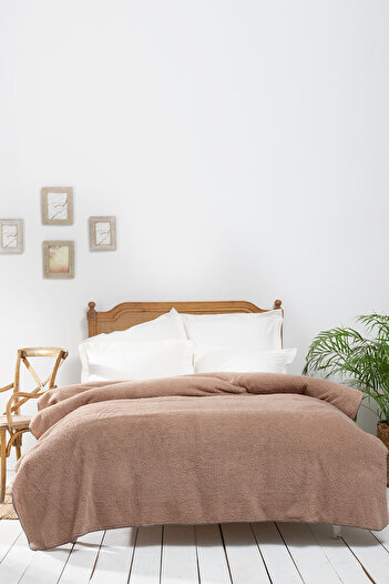 Karaca Home Faye Brown Double Sherpa Blanket