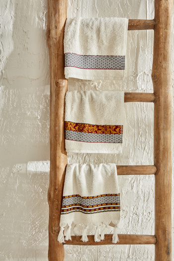 Karaca Home Arslantepe Jacquard 3-Piece Towel Set Ecru 30x50 cm