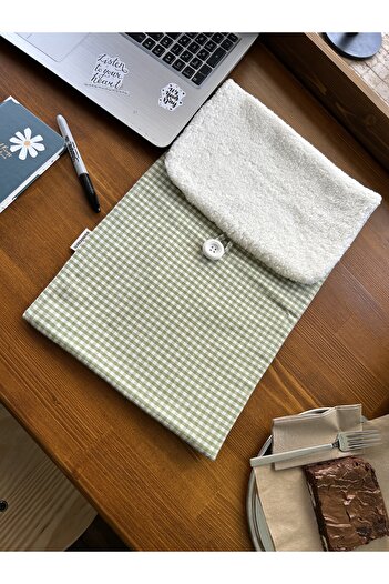 Sumicorn Design Green Gingham Patterned Linen Laptop, Notebook, Briefcase 13 14 15 Inch