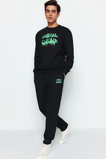 Trendyol Collection Чорний піжамний комплект Orme з принтом TMNAW24PT00046