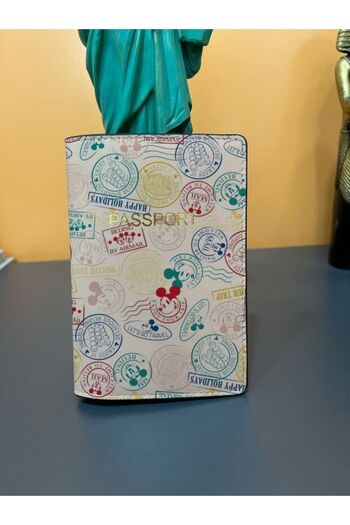 Seyahataksesuar Disney-themed leather passport cover