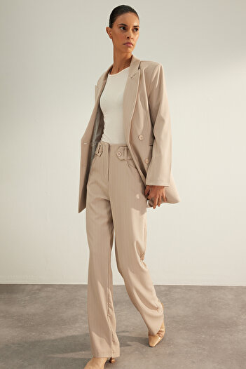 Trendyol Collection Μπεζ υφαντό παντελόνι Premium Straight/Straight Cut TWOAW24PL00047