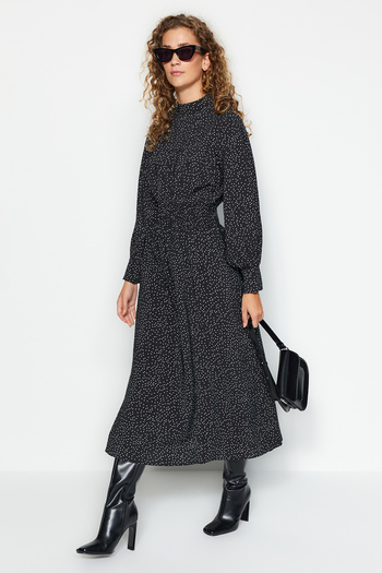 Trendyol Modest Λεπτομερές υφαντό φόρεμα μαύρο πουά στη μέση TCTAW24EB00098