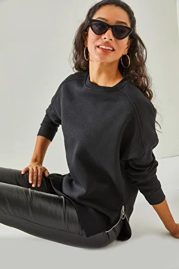 Olalook Women's Black Thick Sweatshirt with Side Zipper Detail and Fleece Inside SWT-19000624