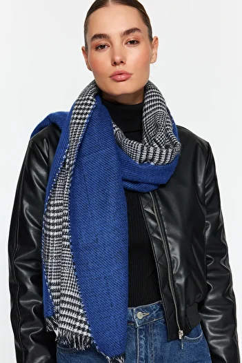 Trendyol Collection Saks Houndstooth vzorovaný měkký texturovaný šátek TWOAW24AT00007