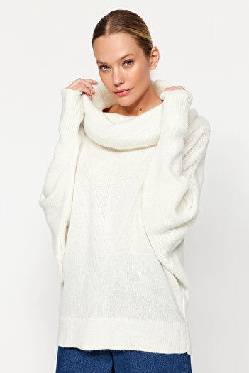 Trendyol Collection Ecru Care Collection Turtleneck Knitwear Sweater Twoaw24Kz01234
