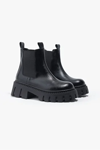 NİŞANTAŞI SHOES Γυναικείες μπότες Gwin Μαύρες ματ καουτσούκ με λεπτομέρεια επίπεδη σόλα