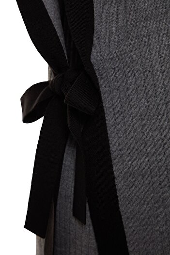 Trendyol Modest Antracitová barva Blokovaný rozparek Detailní vesta-kalhoty Pletené zboží Spodní díl TCTAW24US00087