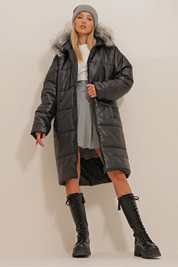 Trend Alaçatı Stili Dámský černý filetový kapesní klobouk Furry Long Puffer Coat ALC-X10977