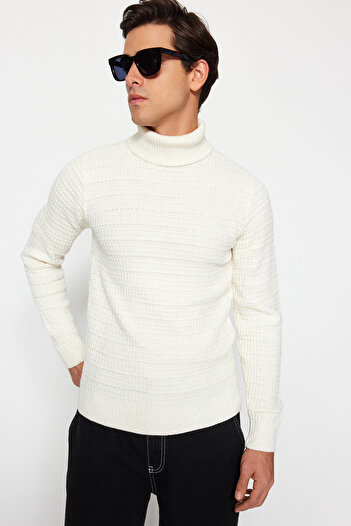 Trendyol Collection Ecru Men's Slim Fit Textured Knitwear Sweater