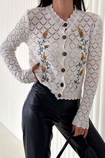 FEMELLE Women's White Button Detailed Embroidered Standard Size Openwork Knitwear Cardigan