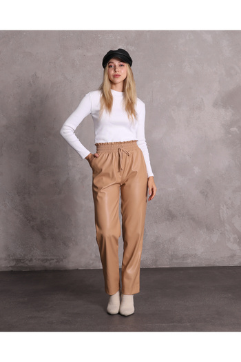 1Moda1Tarz Γυναικείο παντελόνι Milk Coffee ψηλόμεσο από συνθετικό δέρμα με λεπτομέρεια από καουτσούκ και δαντέλα