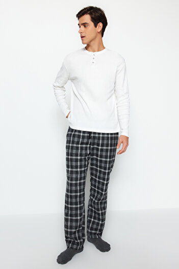 Trendyol Collection Black Plaid Regular Fit Woven Pajama Bottoms TMNAW24PJ00015