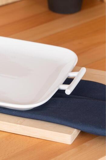 Digithome Acar Bianco Perla Porcelain Serving Plate with Handle Rectangular White 27,5 Cm - Sct-05383 C320.033