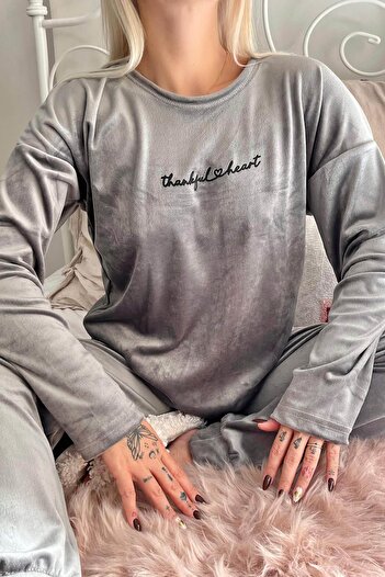 Pijamaevi Gri Thankful Desenli Exclusive Kadife Kadın Pijama Takımı