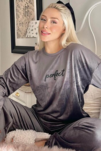 Pijamaevi Αποκλειστικό σετ γυναικείων πιτζάμες Smoked Perfect Patterned Velvet