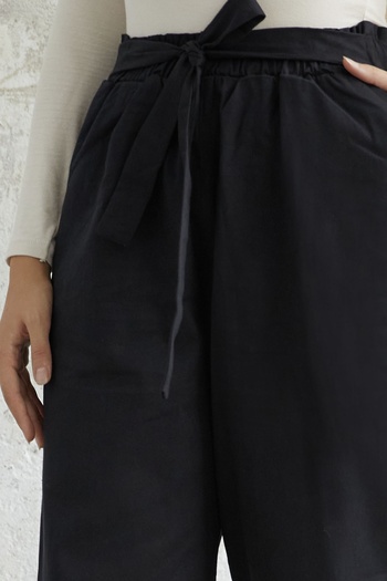 InStyle Norisa Belted Gabardine Carrot Trousers - Black