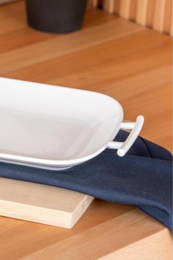 Digithome Acar Bianco Perla Porcelain Serving Plate with Handle Rectangular White 39 Cm - Sct-05385 C320.033