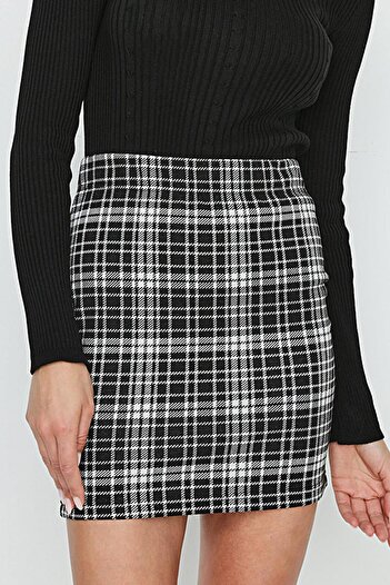 Select Moda Kadın Kareli Örme Mini Etek