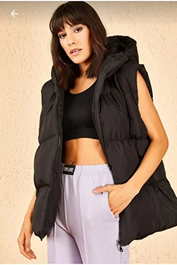 tugg style Women's Black Wide Fit 3-Pocket Hooded Sleeveless Puffer Vest