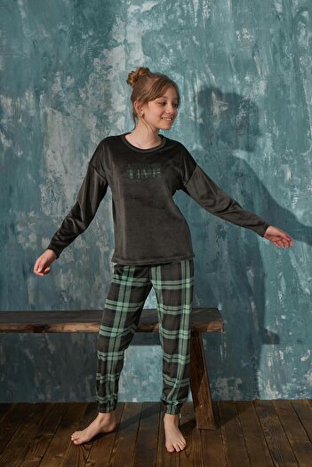 Mihra 13351-50 Ekoseli Soft Kadife Çocuk Pijama Takım (Anne Kız Kombin Yapılabilir)