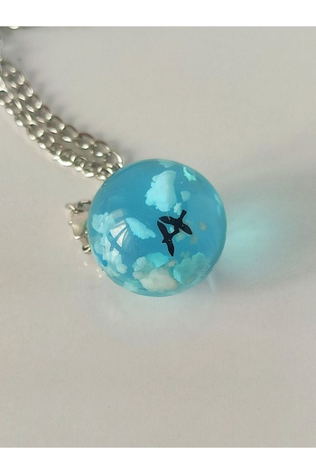 HANIMKIZ EPOXY BLUE SKY AND BIRD DETAILED NECKLACE