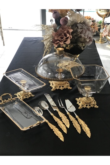 Santara AVANGARDE GOLD CASTED FOOT CRYSTAL 4 PRESENTATIONS AND SPECIAL DESIGN PRESENTATION SET CONSISTE OF 5-PIECE SERVICE SET