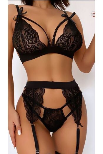 dedo Women's Black Lace Detailed Fancy Garter Suit (with Socks Gift)