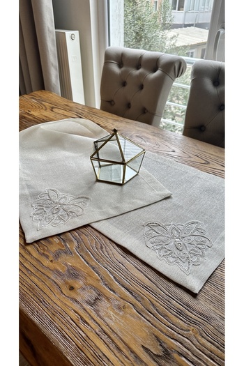 Decamor home French Lace Gold Glitter Ecru Runner