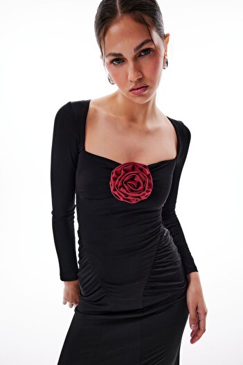 Love On Friday JOELLE Rose Detailliertes langes Abendkleid (Schwarz)