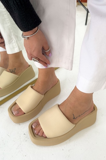 Shoebutik Papuci de scuba Beige Esty