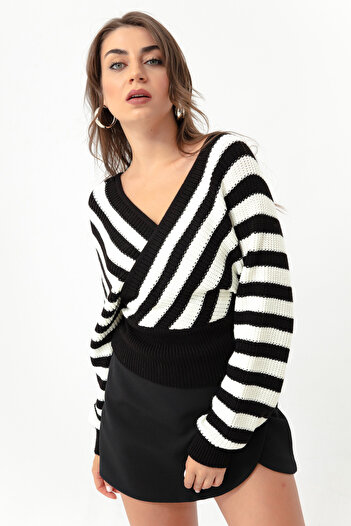 Lafaba Women's Black Double Breasted Collar Striped Knitwear Sweater
