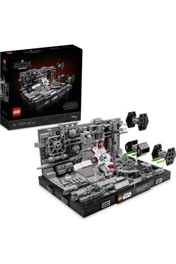 LEGO ® Star Wars™ Death Star Trench Raid Diorama 75329 - Adult Building Set(665 Pieces)