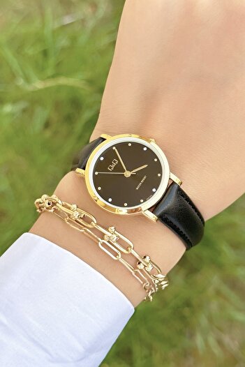 Q&Q Stylish Women's Wristwatch with Leather Cord