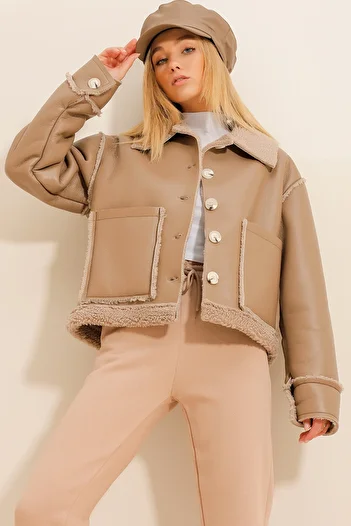 Trend Alaçatı Stili Women's Beige Double Pocket Faux Leather Coat with Fur Inside ALC-X11067
