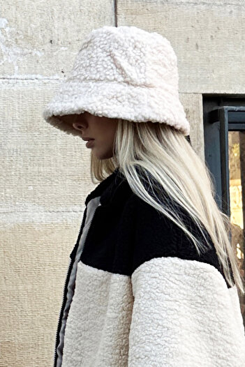 Trend Alaçatı Stili Woman's White Plush Bucket Hat ALC-X11153