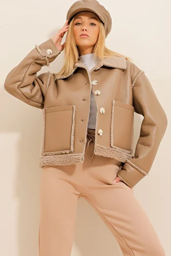 Trend Alaçatı Stili Women's Beige Double Pocket Faux Leather Coat with Fur Inside ALC-X11067
