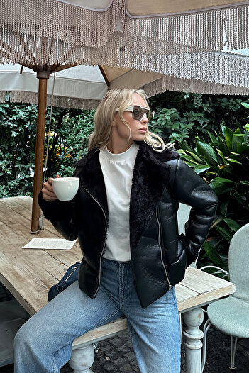 Trend Alaçatı Stili Women's Black Double Breasted Collar Fur Lined Zippered Soft Faux Leather Coat ALC-X11150