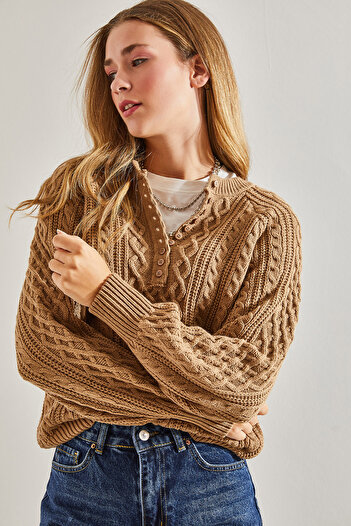 Bianco Lucci Women's Braided Buttoned Knitwear Sweater